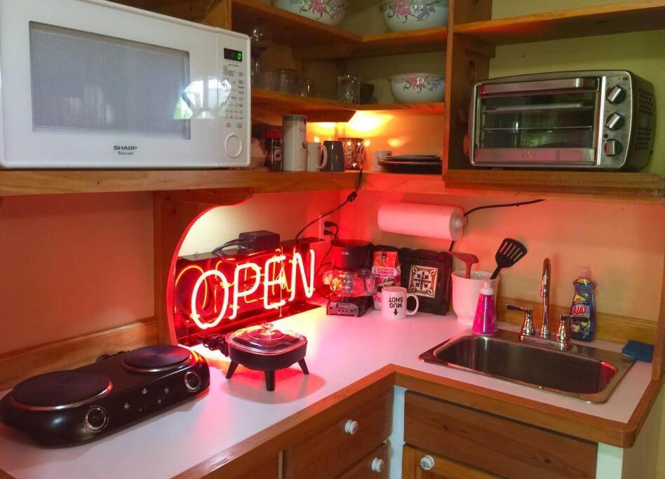 Miami Bungalow Oasis Near Everglades & The Keys カトラー・ベイ エクステリア 写真