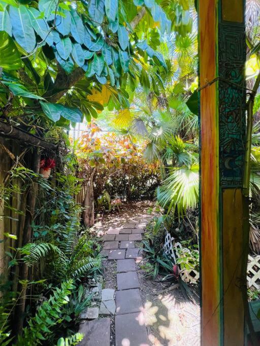 Miami Bungalow Oasis Near Everglades & The Keys カトラー・ベイ エクステリア 写真